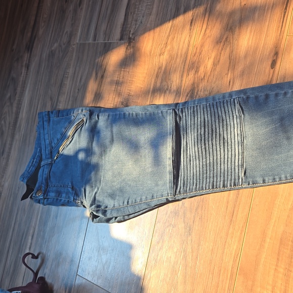 Women's/Junior's Mid-rise Demin Jegging - Picture 2 of 6